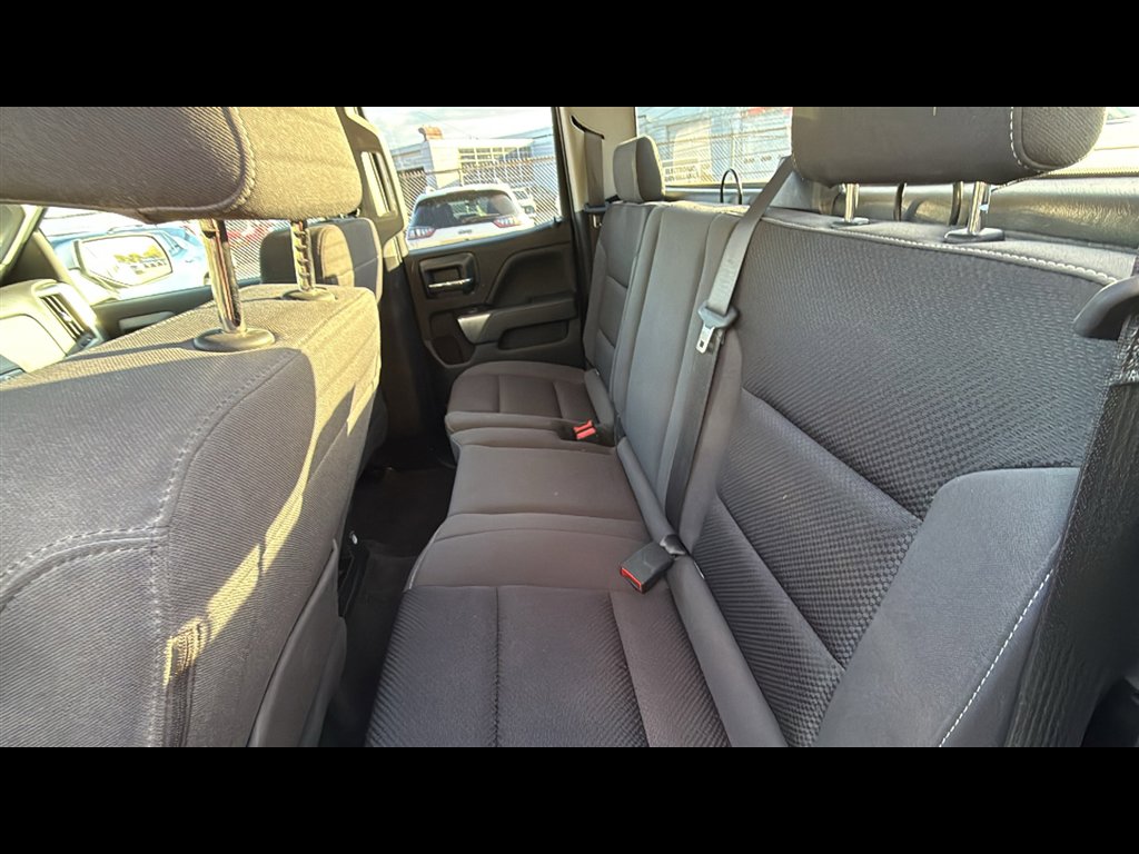 Used 2018 Chevrolet Silverado 1500 LT image 24
