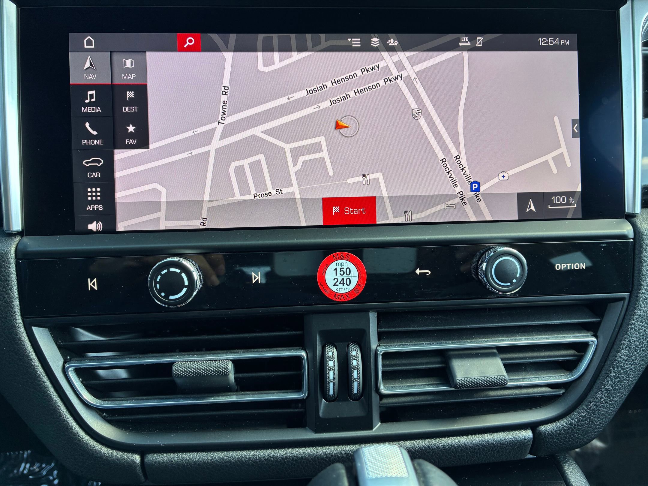 Certified 2023 Porsche Macan S image 31