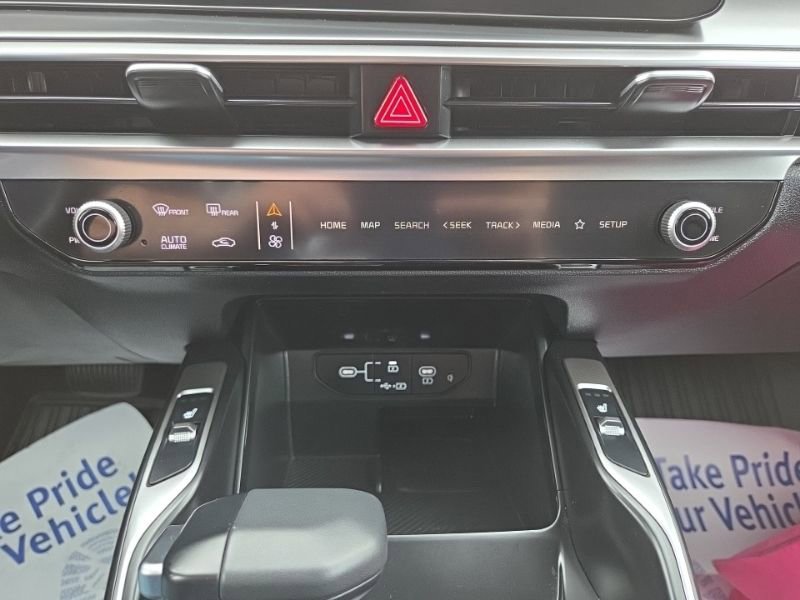 Used 2025 Kia Sorento S image 39