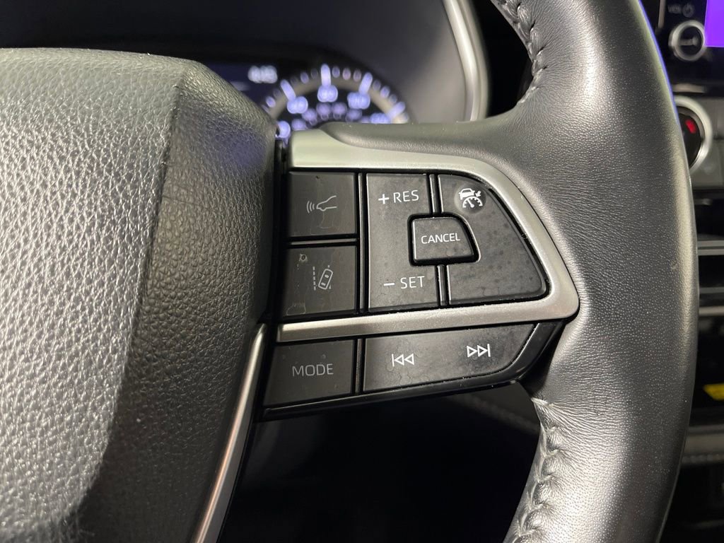 Used 2023 Toyota Highlander XLE image 27
