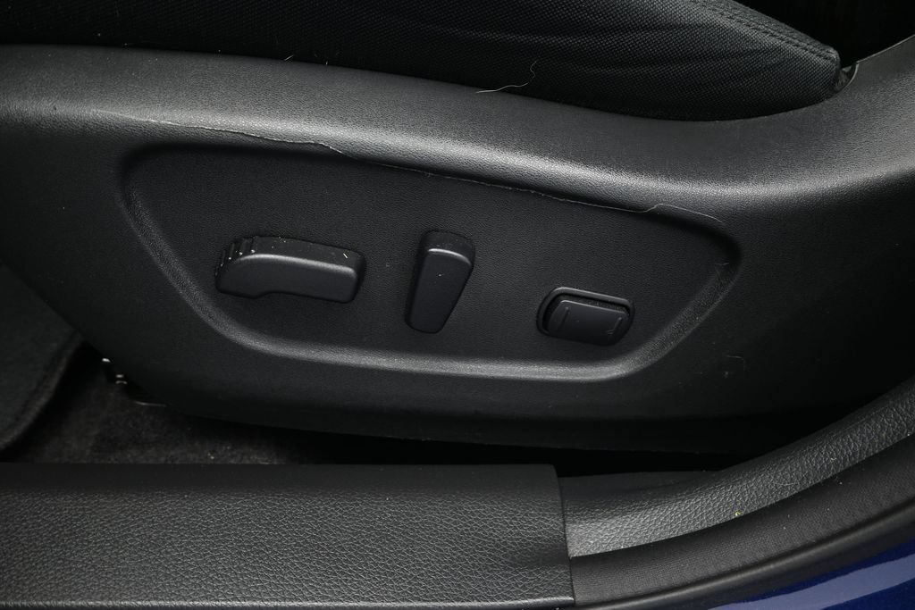 Used 2017 Nissan Rogue SV FWD image 22