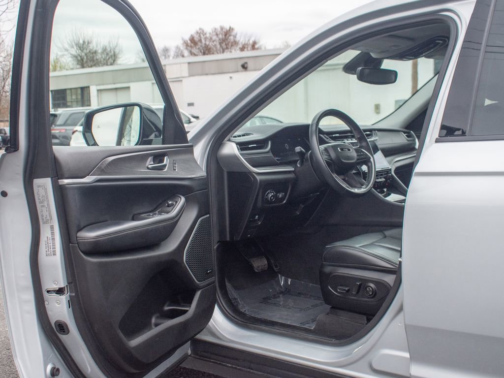 Used 2021 Jeep Grand Cherokee L Limited AWD/4WD image 10