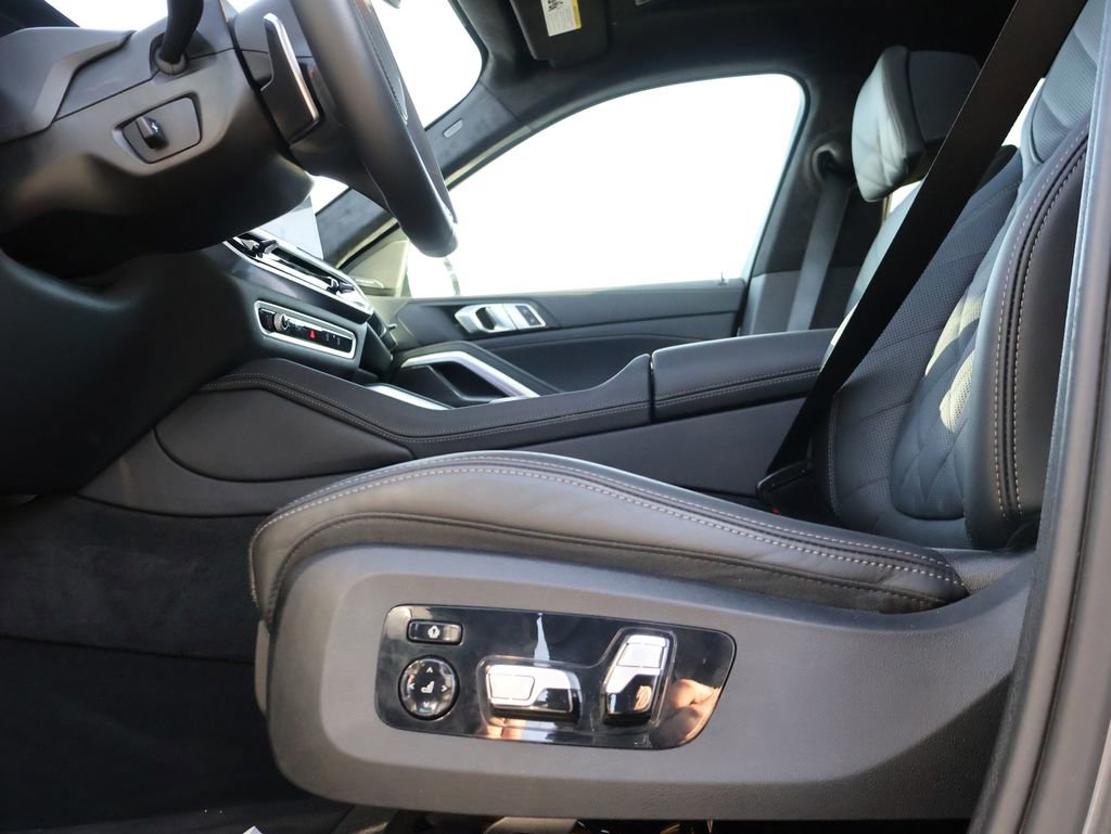 Used 2026 BMW X6 M60i image 39