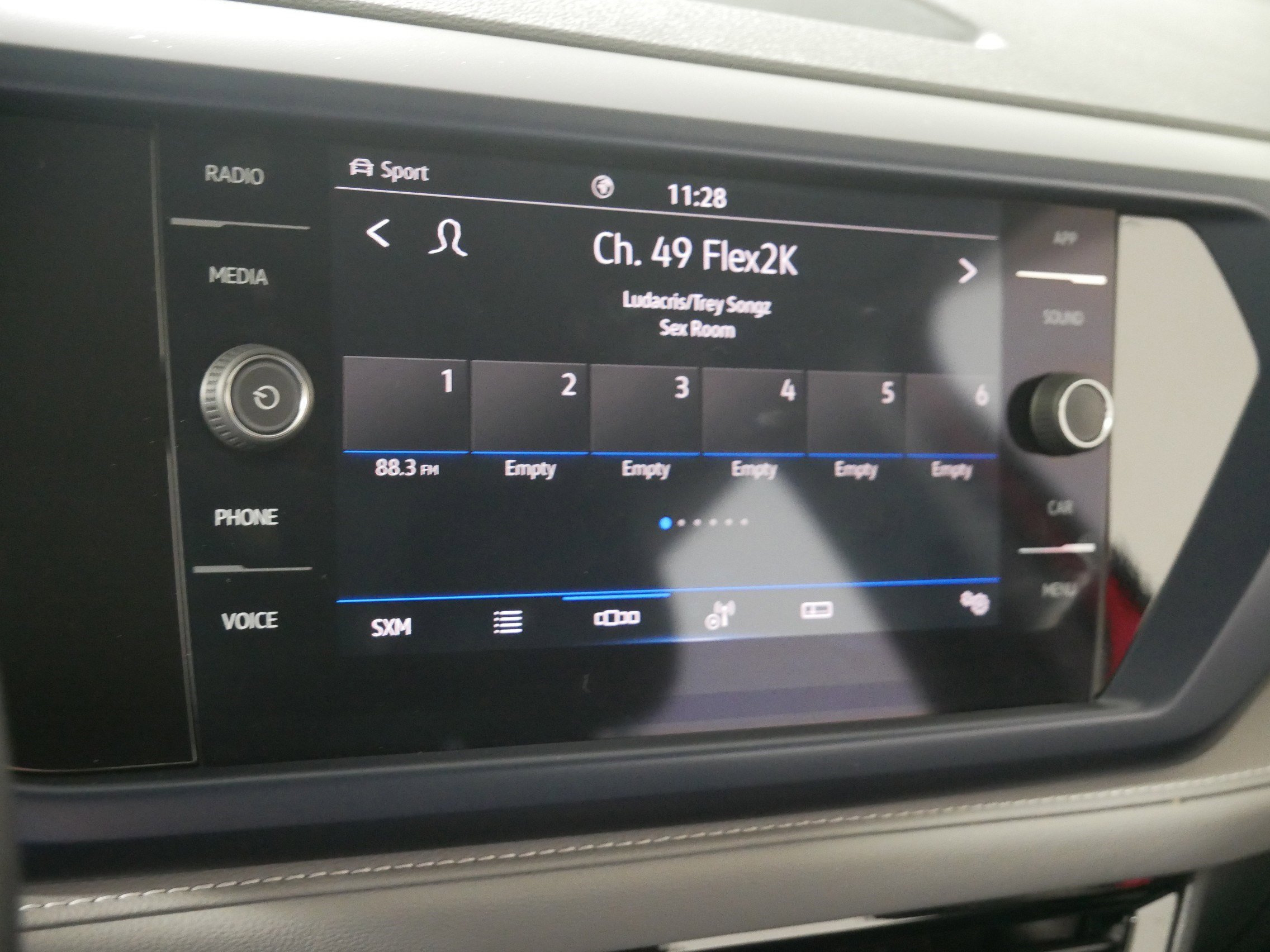 Used 2024 Volkswagen Taos SE image 22