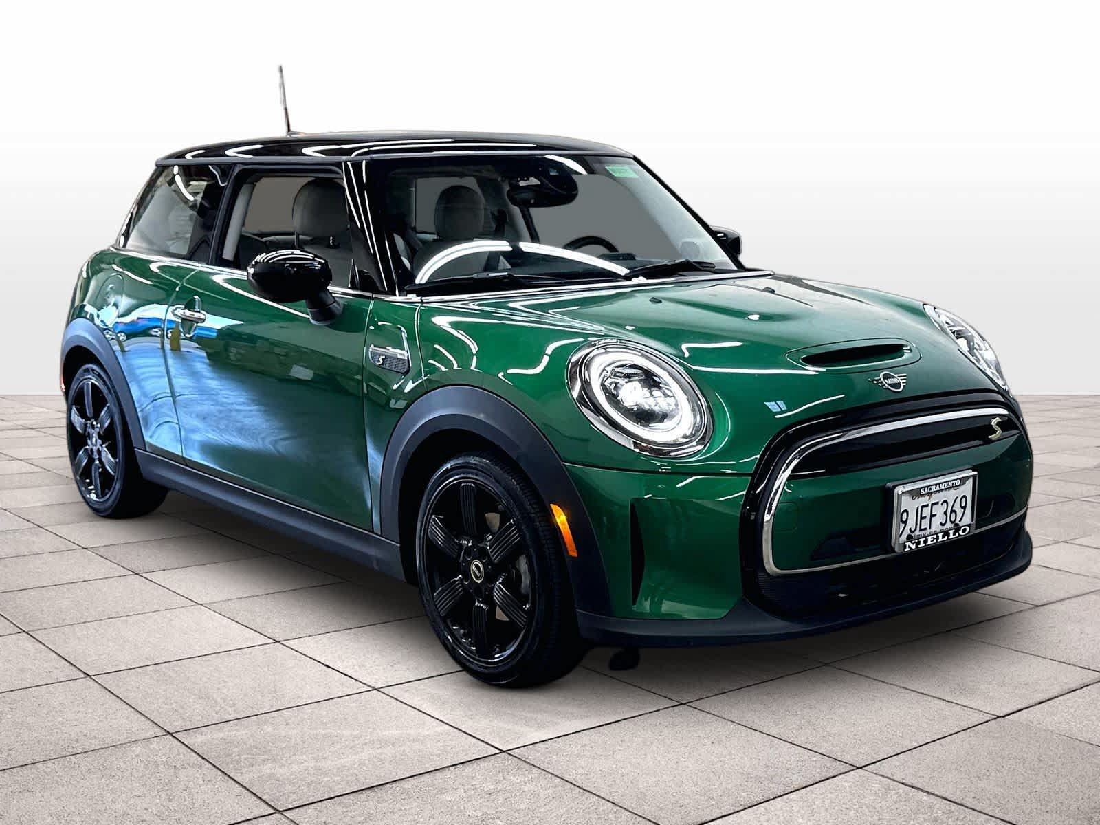 Used 2024 MINI Cooper SE w/ Signature Upholstery Package FWD image 2