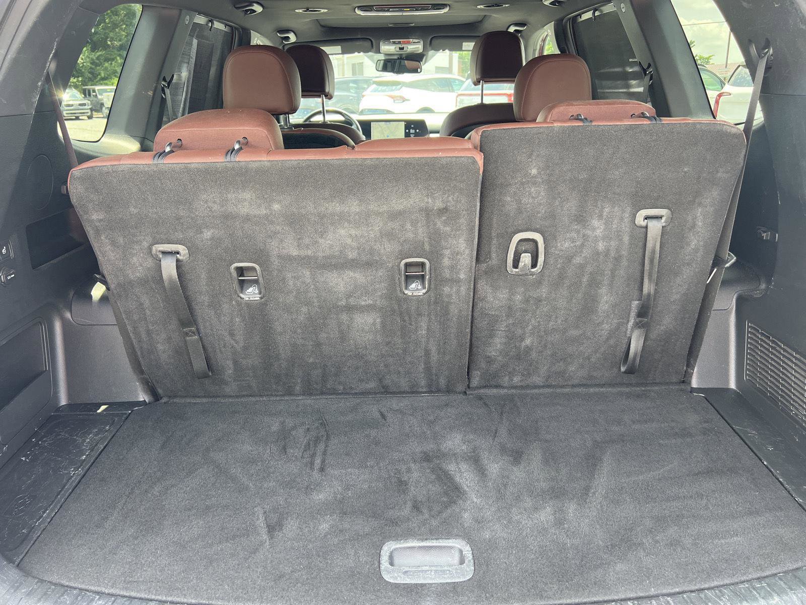 Used 2024 Kia Telluride EX w/ EX Captain's Chair Package image 18