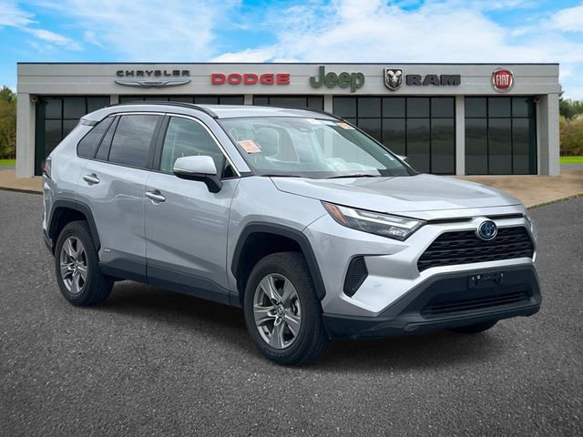 Used 2022 Toyota RAV4 XLE w/ Convenience Package AWD/4WD image 1