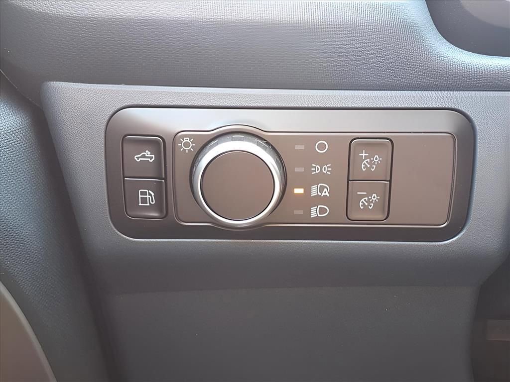 New 2025 Ford Maverick XL image 13