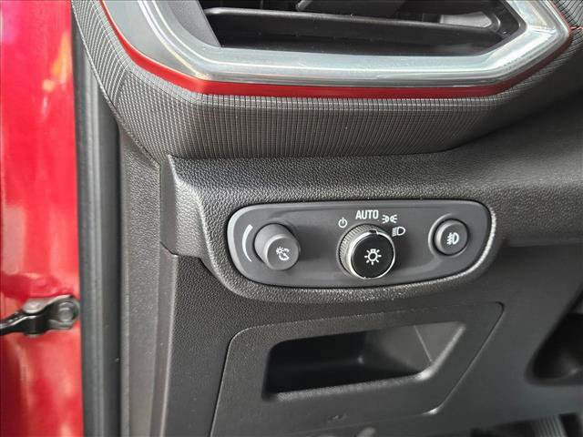 Used 2021 Chevrolet TrailBlazer RS w/ Technology Package FWD image 28