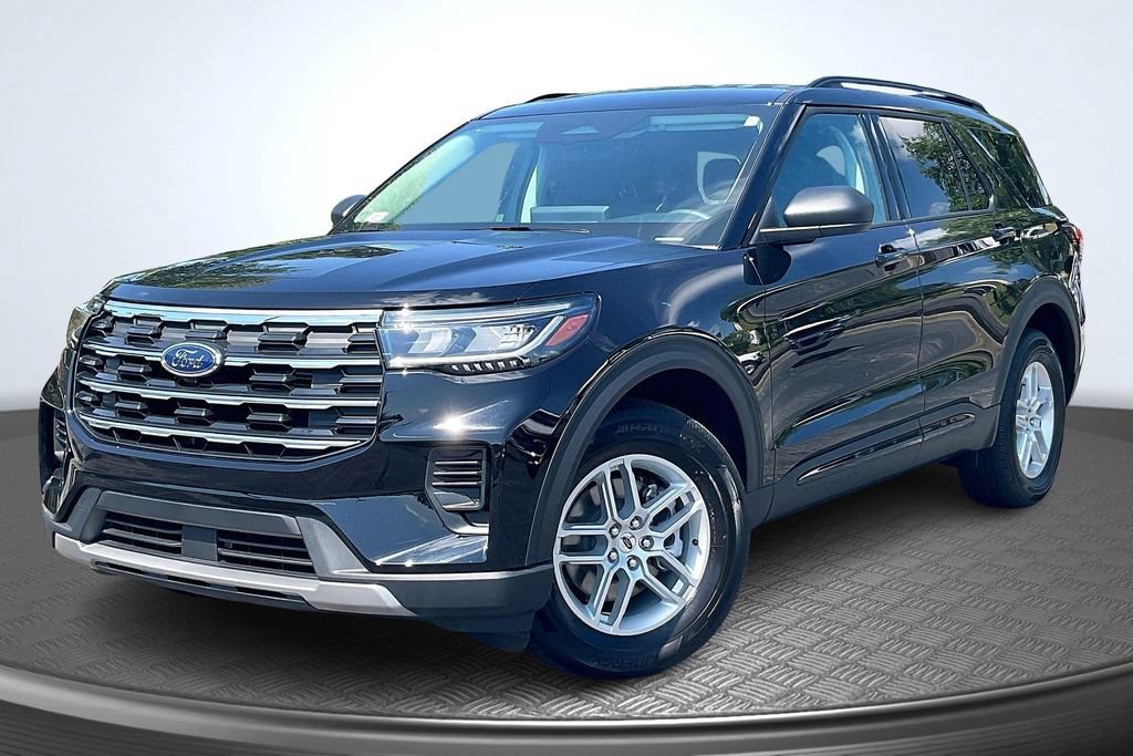 Used 2026 Ford Explorer Active AWD/4WD image 3