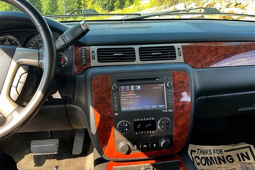 Used 2014 Chevrolet Suburban LTZ image 31