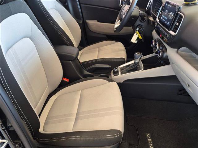 Used 2023 Hyundai Venue SEL FWD image 19