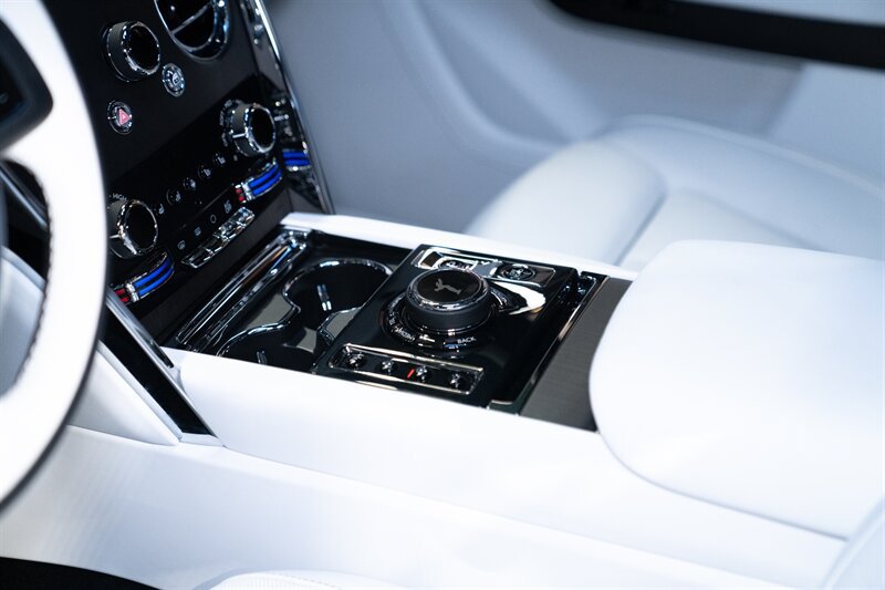Used 2026 Rolls-Royce Cullinan AWD/4WD image 48