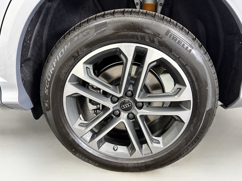 Used 2025 Audi Q5 Premium Plus w/ Premium Plus AWD/4WD image 31