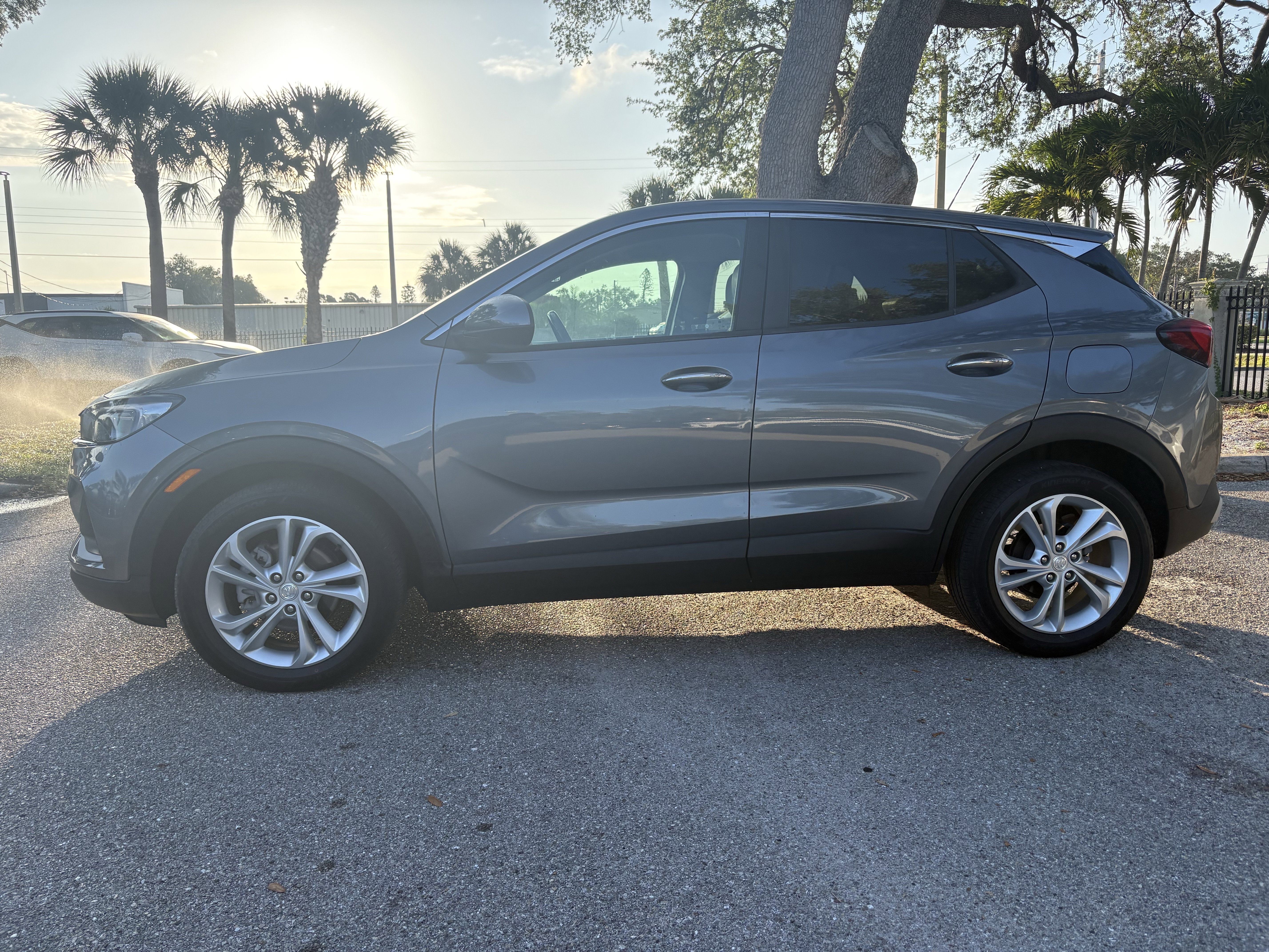 Used 2021 Buick Encore GX Preferred w/ Cold Weather Comfort Package FWD image 4