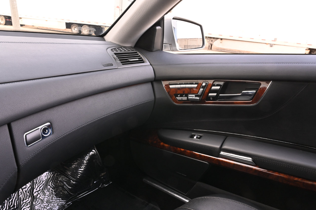 Used 2010 Mercedes-Benz CL 550 4MATIC image 57