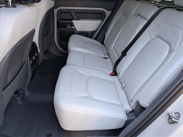 New 2026 Land Rover Defender 110 X-Dynamic SE image 15