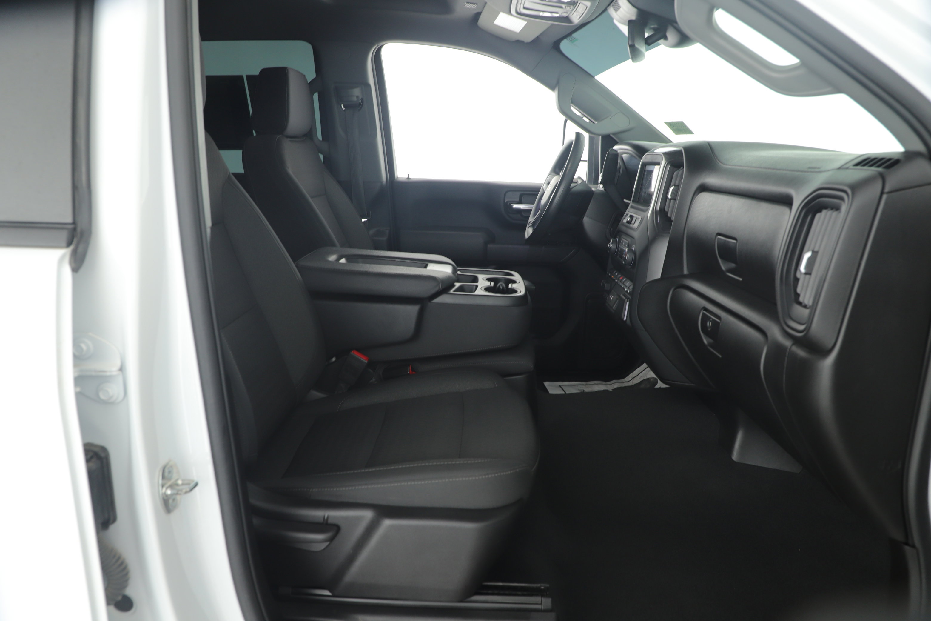 Used 2024 Chevrolet Silverado 2500 Custom w/ Custom Value Package image 16