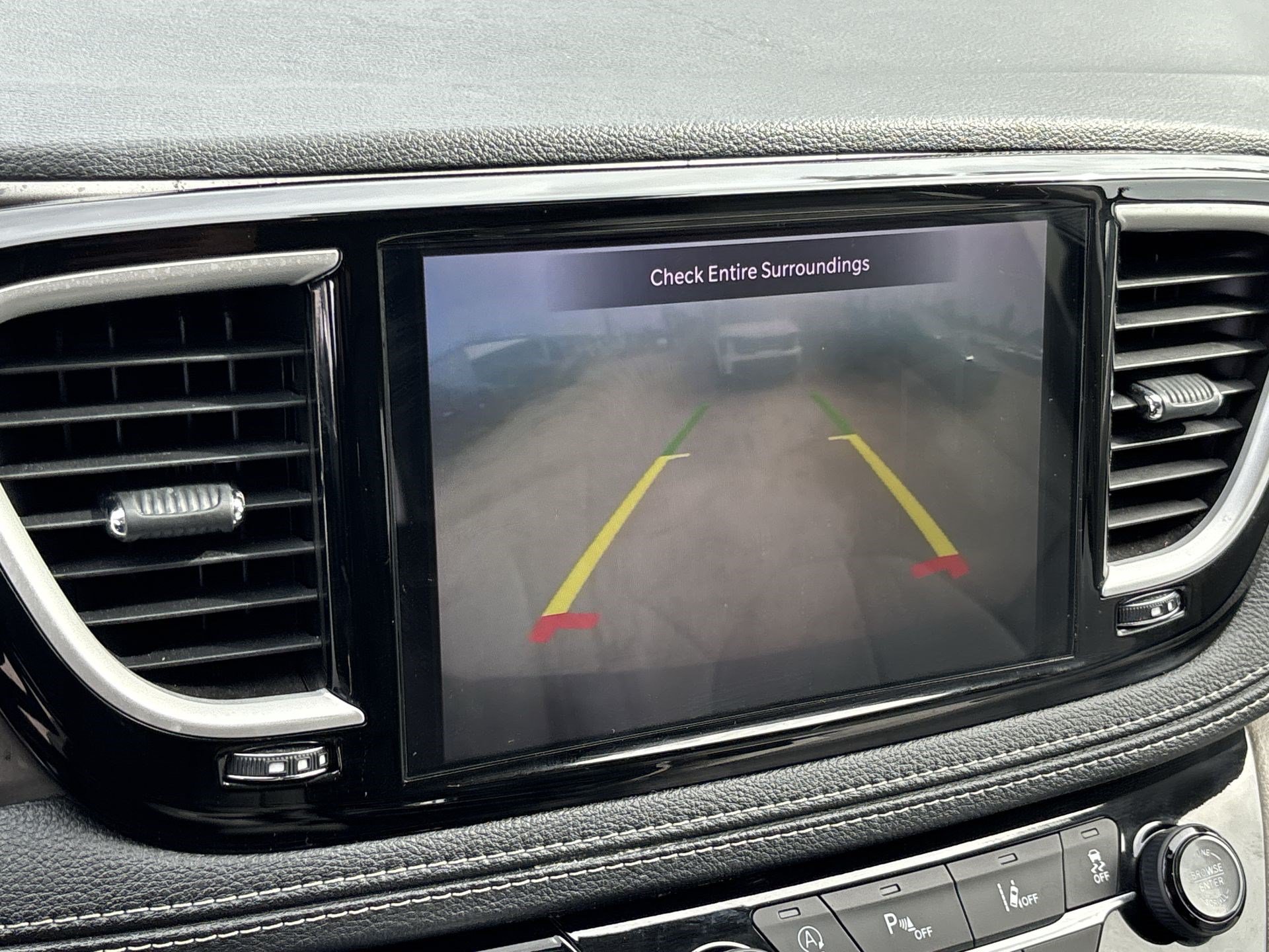 Used 2021 Chrysler Pacifica Touring-L FWD image 21