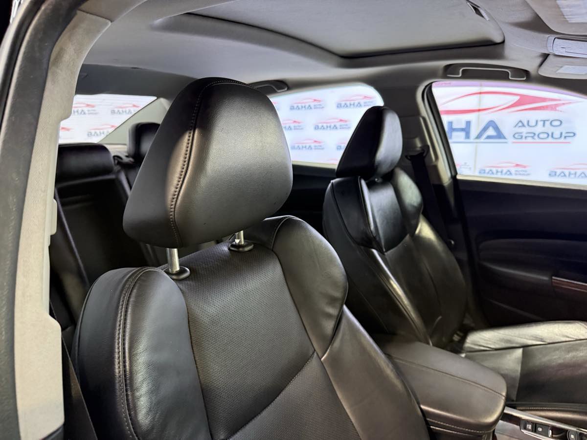 Used 2017 Acura TLX w/ Technology Package FWD image 28