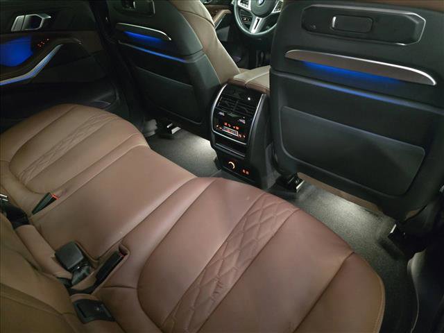 Used 2026 BMW X7 M60i image 11