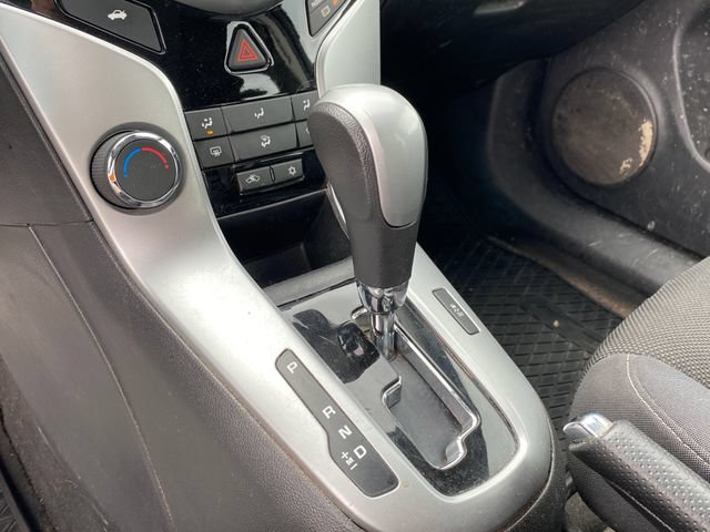 Used 2016 Chevrolet Cruze LT FWD image 9
