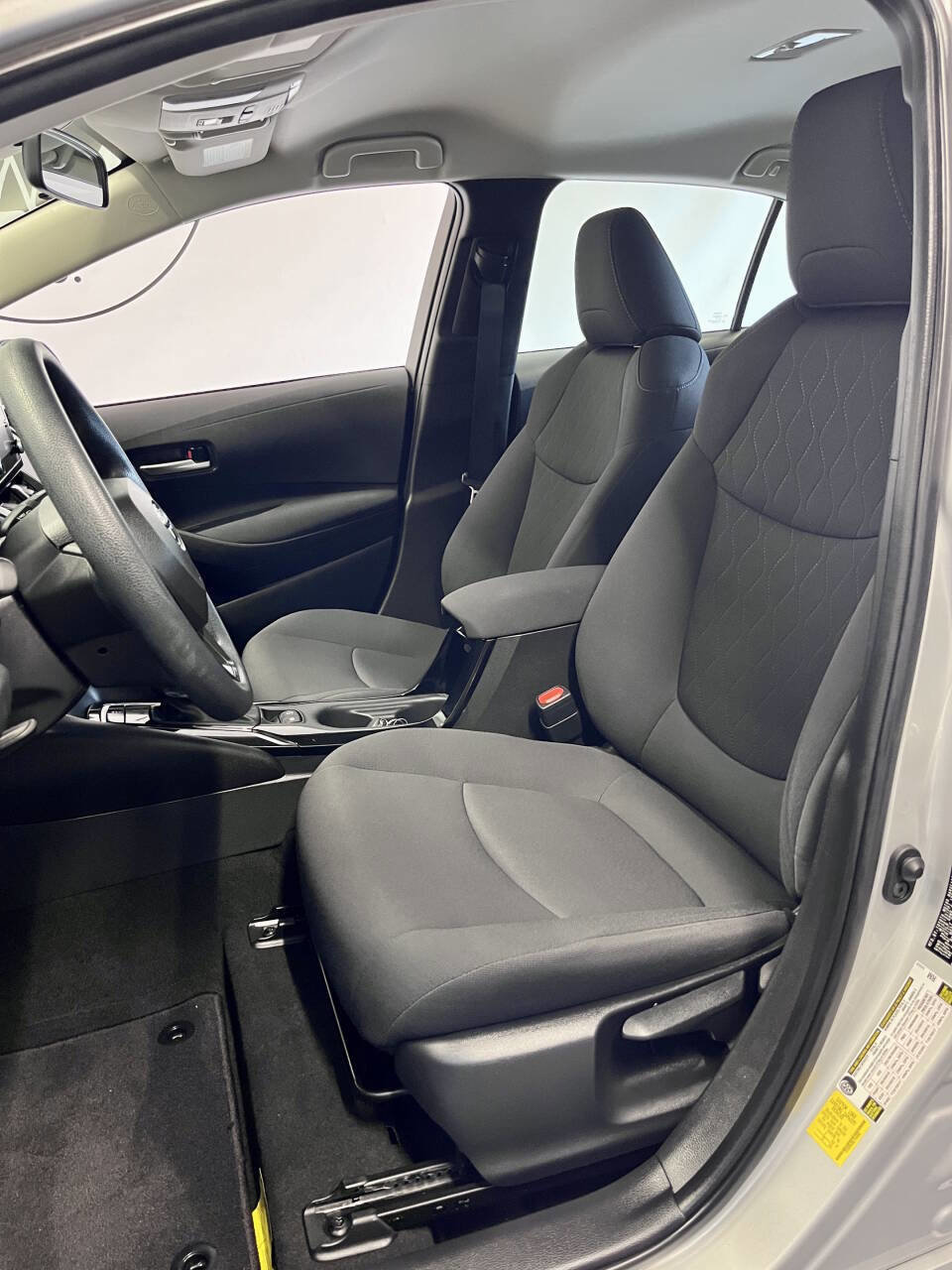 Used 2020 Toyota Corolla LE image 15