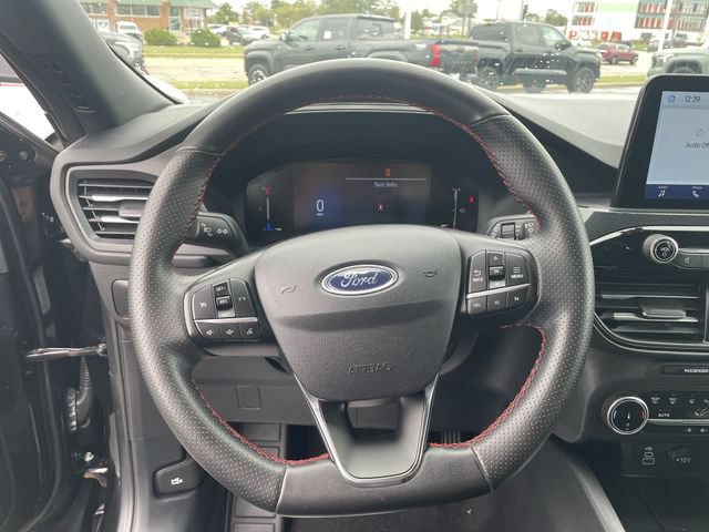 Used 2025 Ford Escape ST-Line FWD image 19