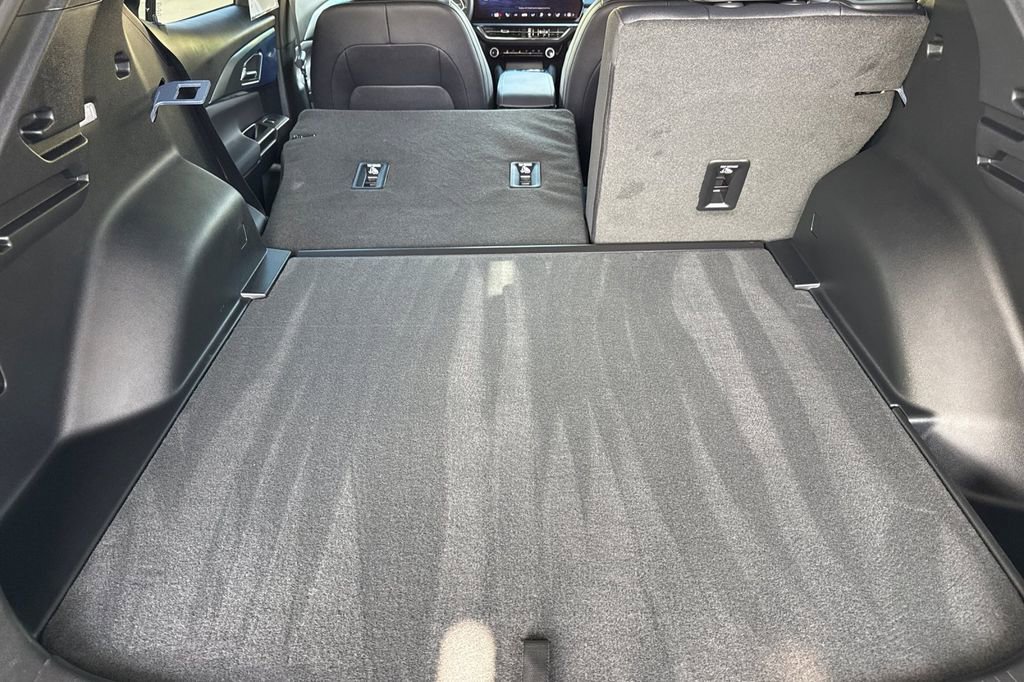 Used 2026 Chevrolet Equinox EV LT FWD image 23