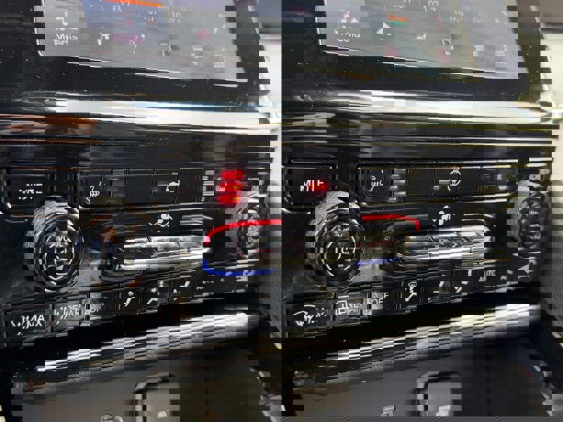 Used 2023 Jeep Grand Cherokee L Laredo AWD/4WD image 21