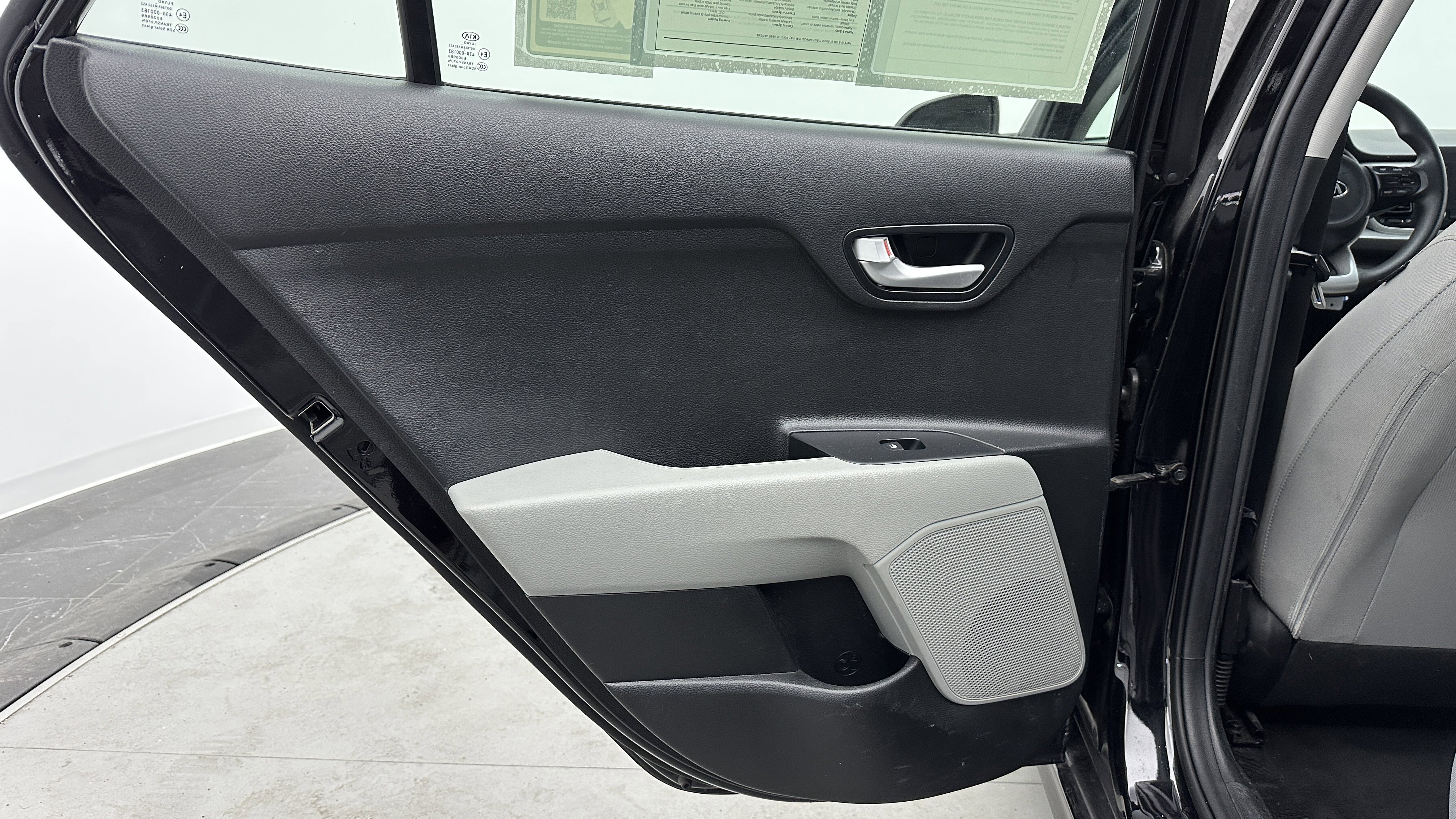 Used 2018 Kia Rio S image 26