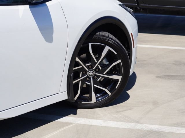 Used 2024 Toyota Prius Prime Premium FWD image 8