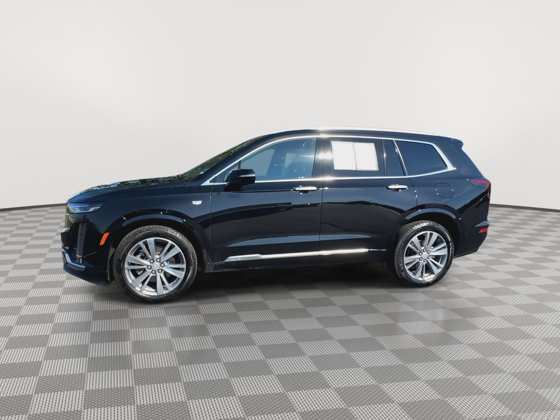 Certified 2025 Cadillac XT6 Premium Luxury image 5