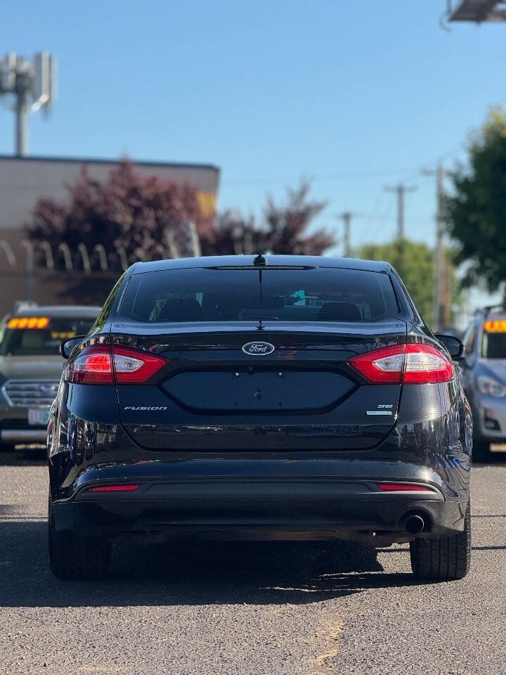 Used 2015 Ford Fusion SE w/ Equipment Group 202A FWD image 15
