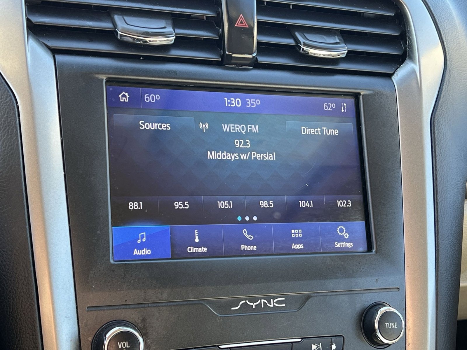 Used 2020 Ford Fusion SE image 18