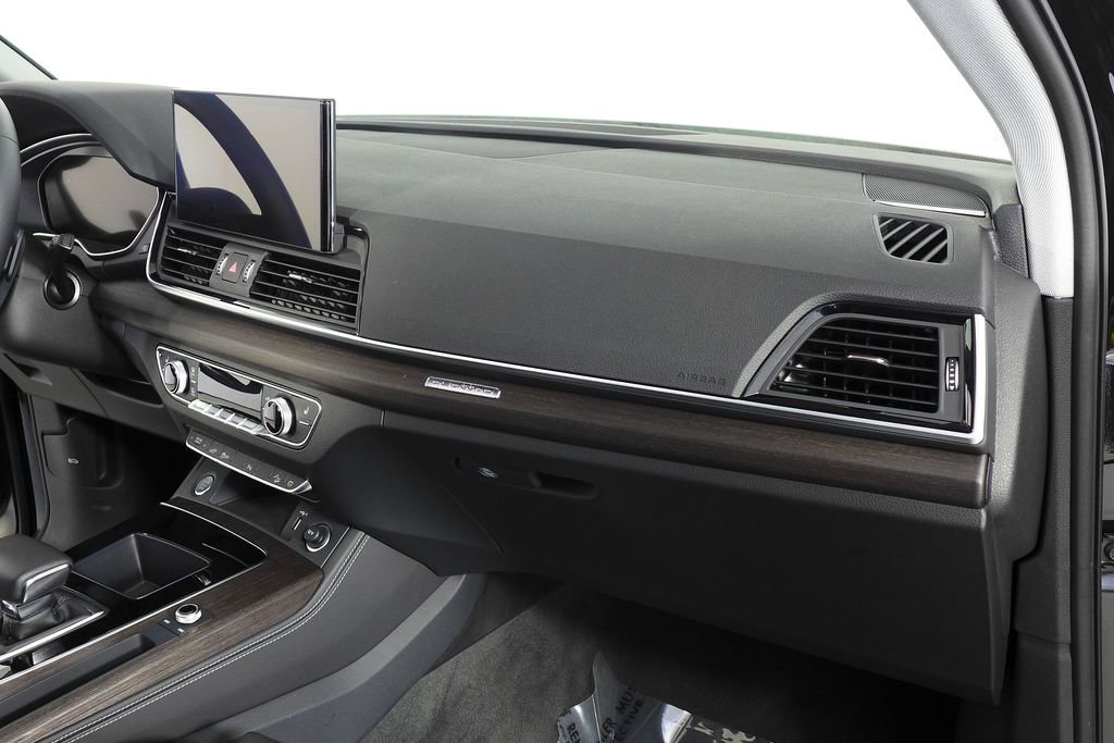 Used 2025 Audi Q5 e Premium Plus w/ Premium Plus Package image 14