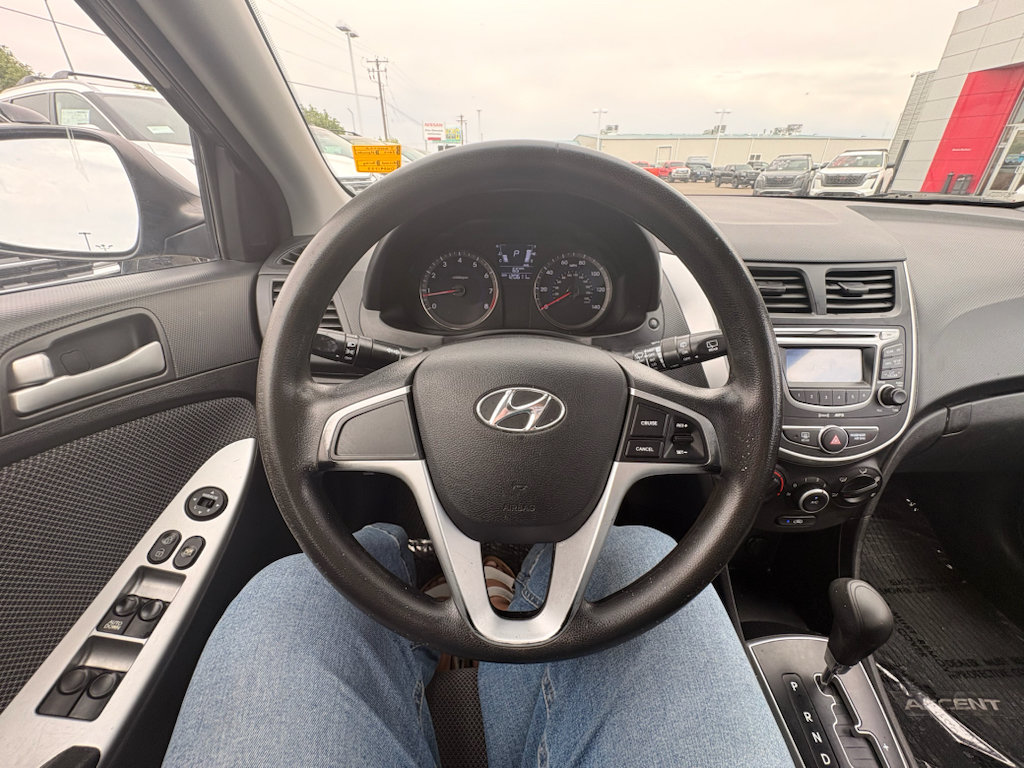 Used 2013 Hyundai Accent GS FWD image 16