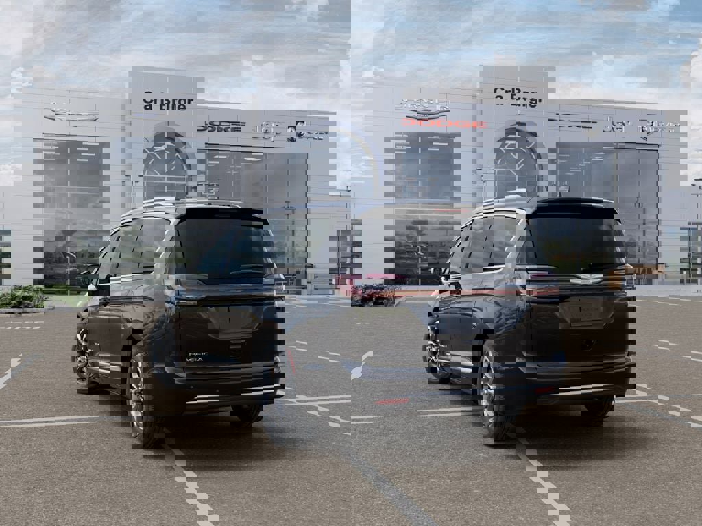 New 2026 Chrysler Pacifica Pinnacle image 3