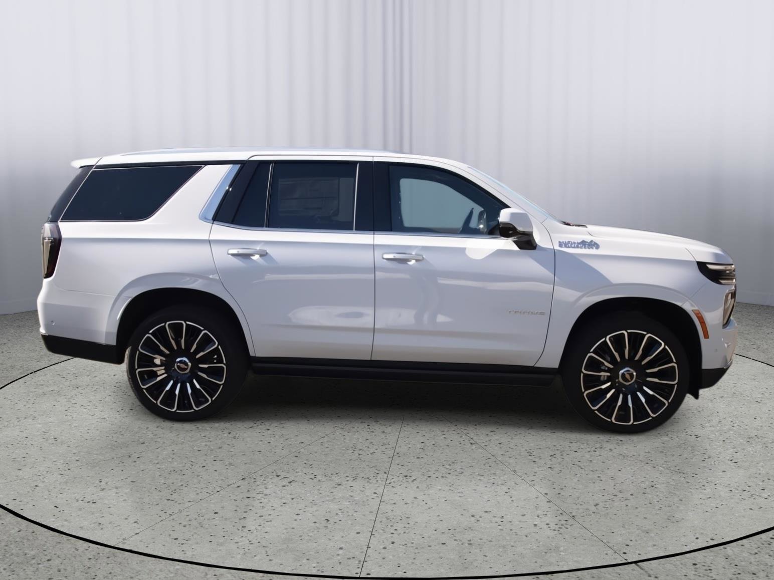 New 2026 Chevrolet Tahoe High Country AWD/4WD image 9