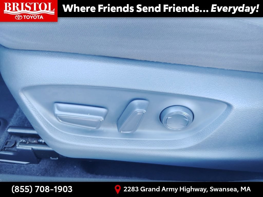 Used 2018 Toyota Camry LE w/ Audio Package FWD image 19