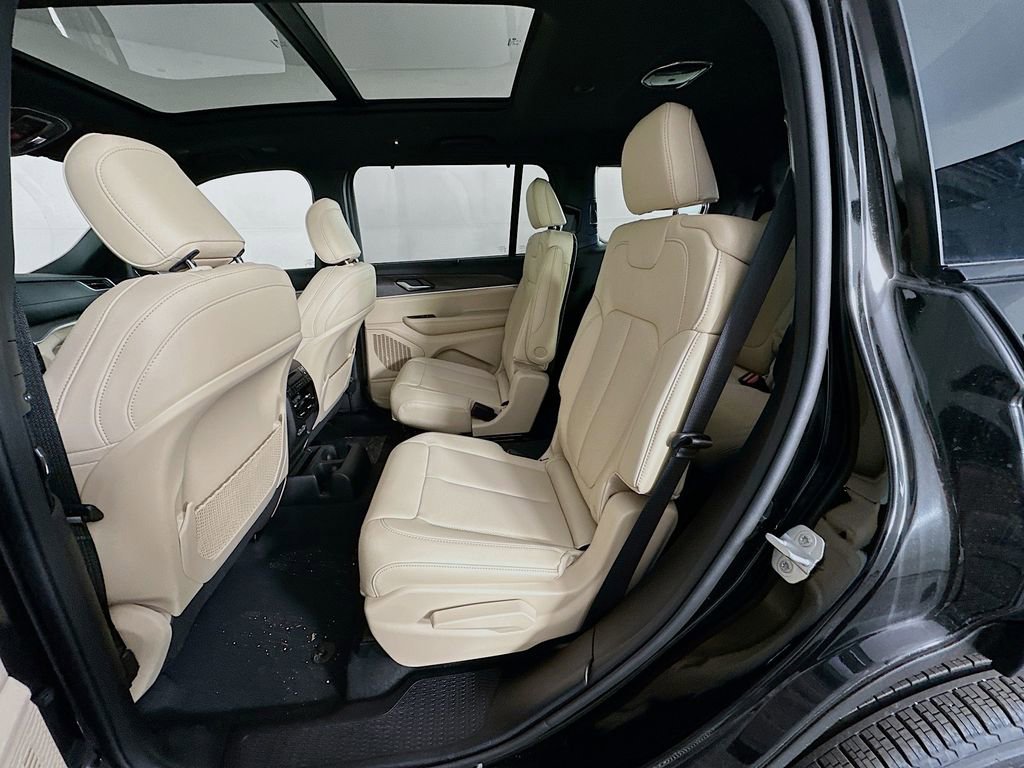 New 2025 Jeep Grand Cherokee L Limited w/ Luxury Tech Group II image 33