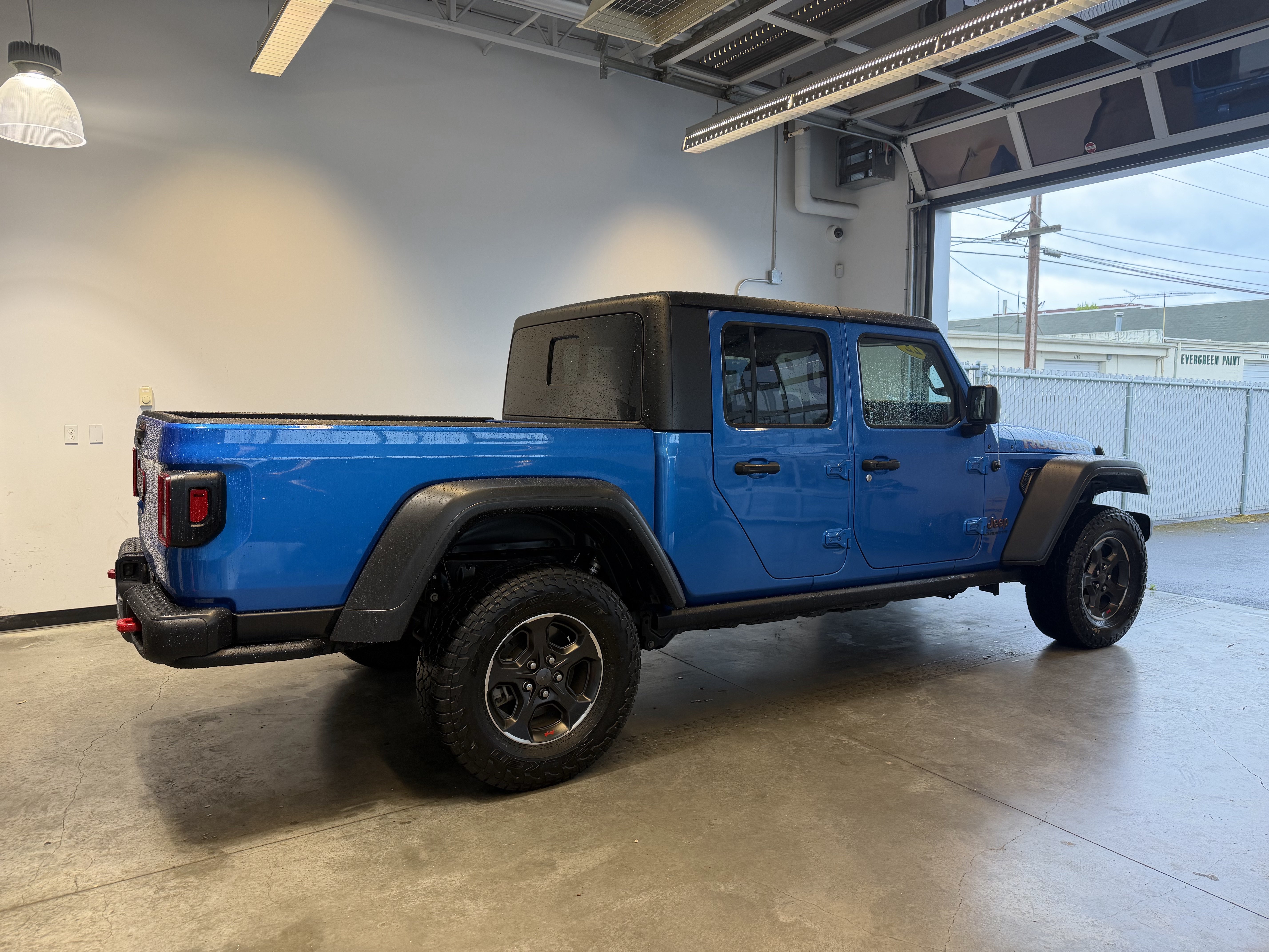 Used 2022 Jeep Gladiator Rubicon AWD/4WD image 3