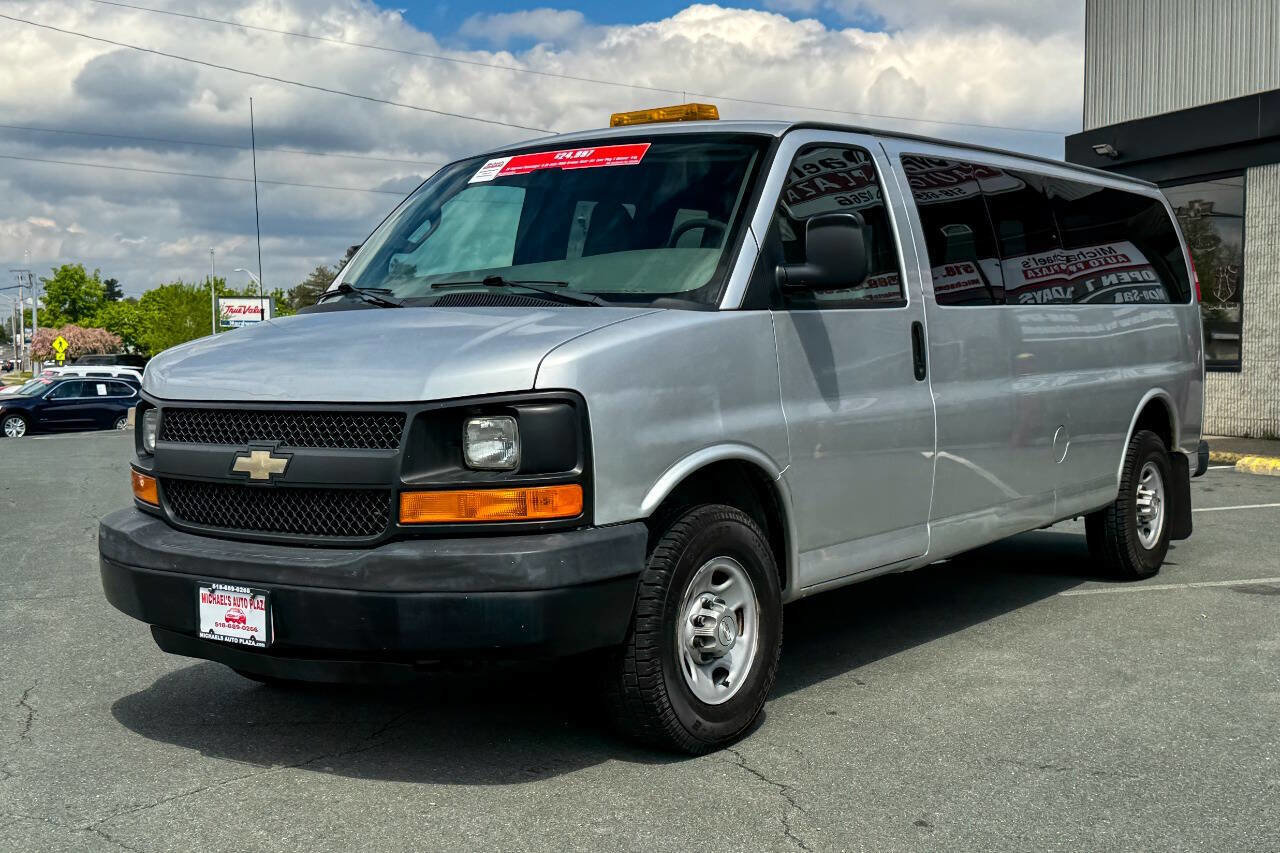 Used 2016 Chevrolet Express 3500 LS RWD image 8