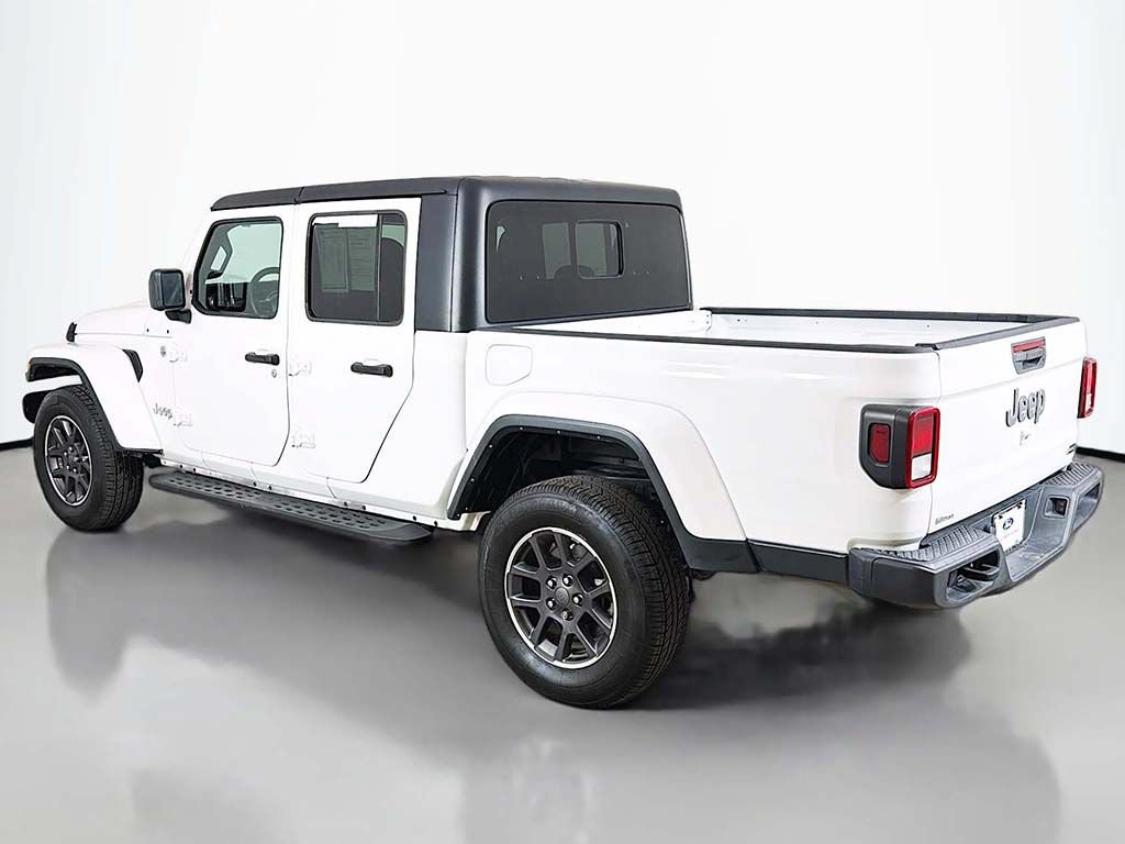 Used 2023 Jeep Gladiator Overland AWD/4WD image 8