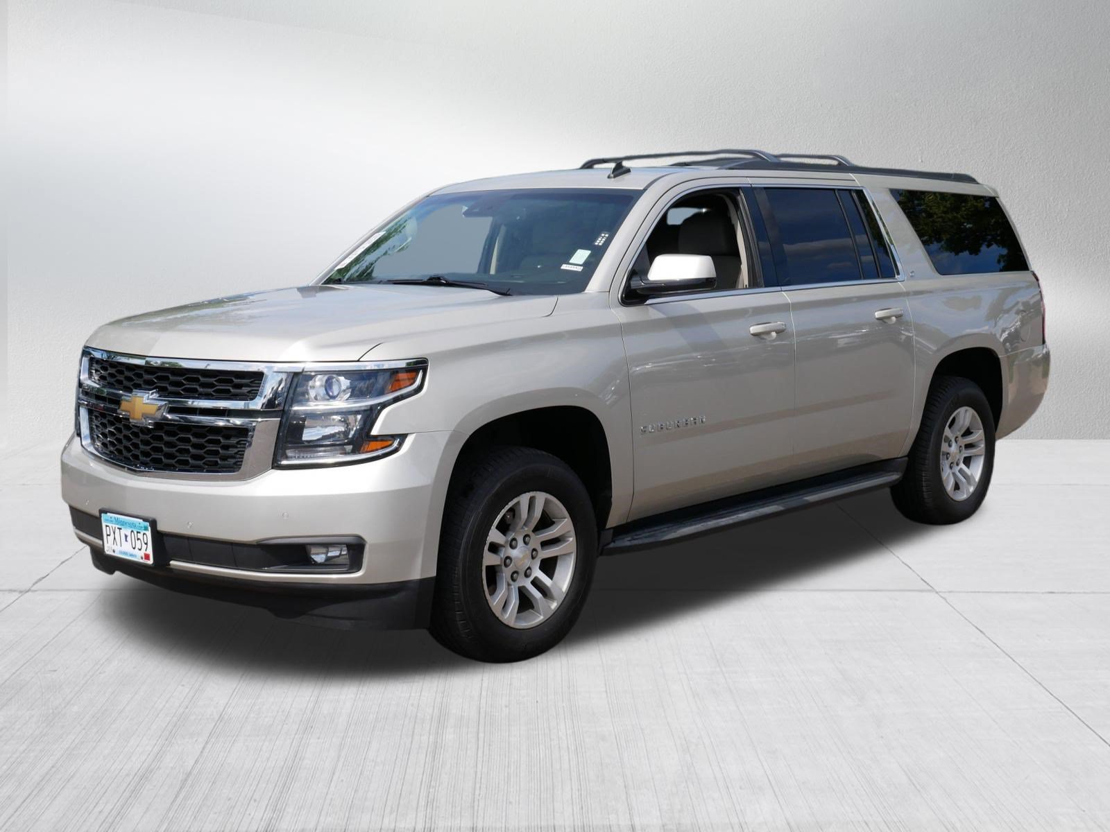 Used 2015 Chevrolet Suburban LT w/ Luxury Package AWD/4WD image 3