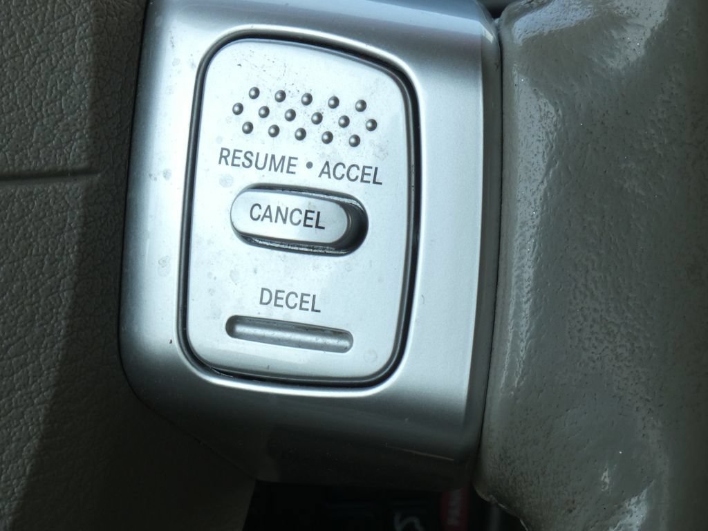 Used 2008 Chrysler Aspen Limited AWD/4WD image 13