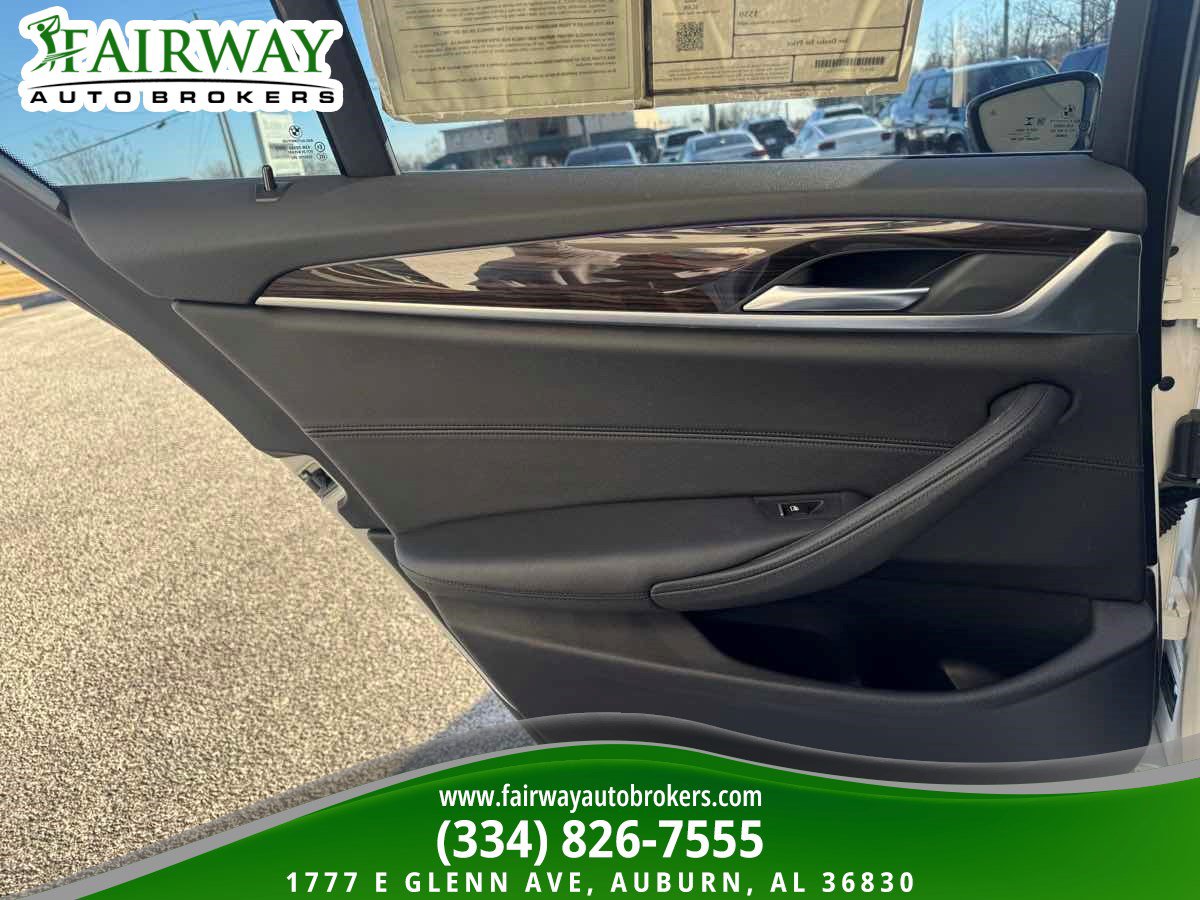 Used 2018 BMW 530i xDrive AWD/4WD image 32