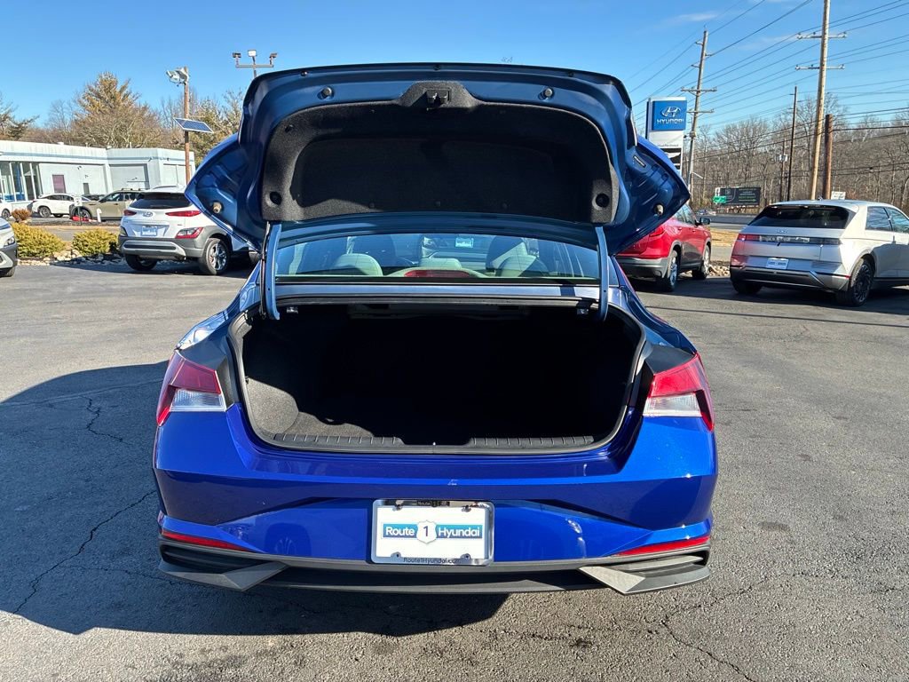 Used 2023 Hyundai Elantra SEL image 11