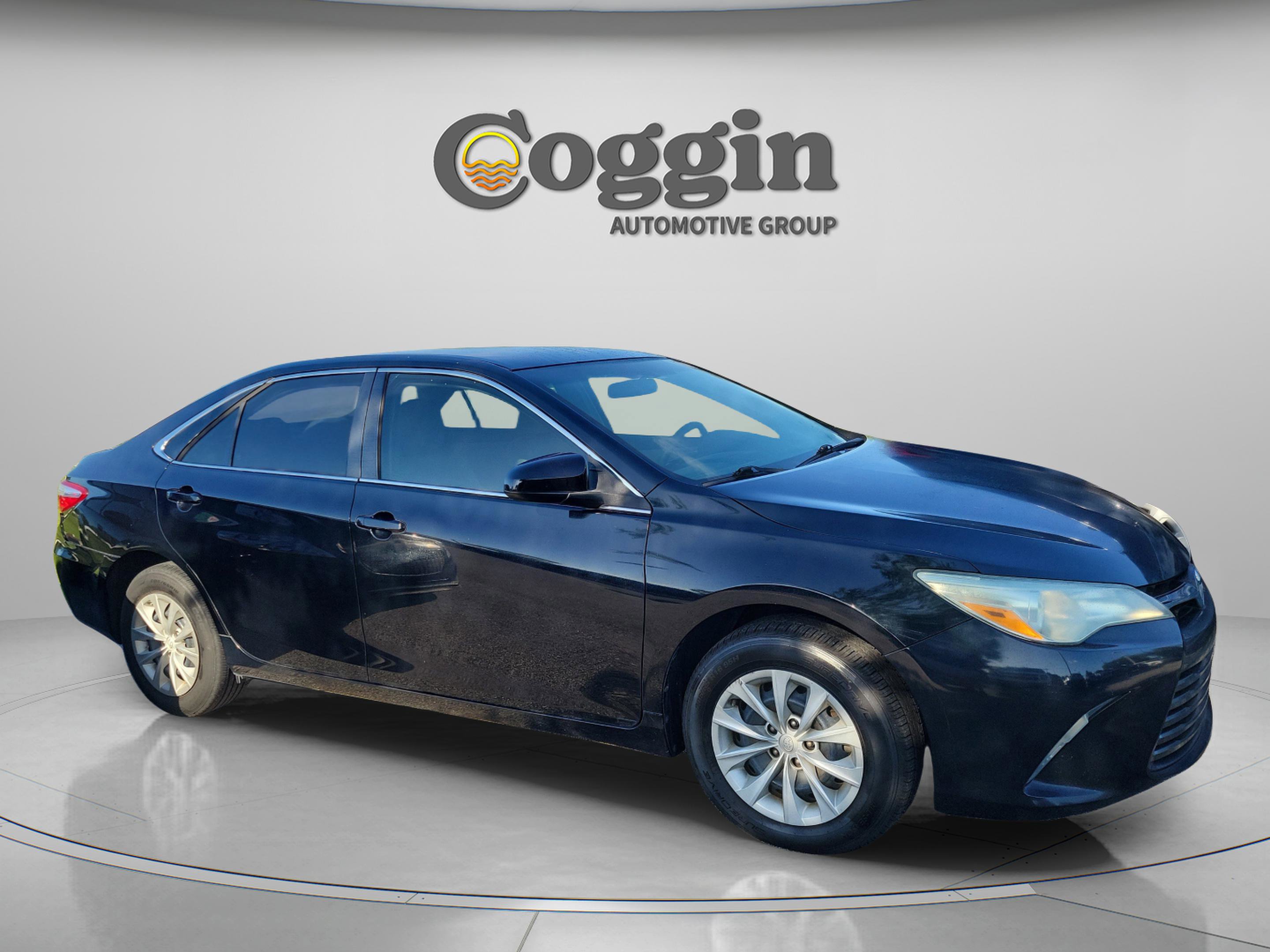 Used 2016 Toyota Camry LE FWD image 4