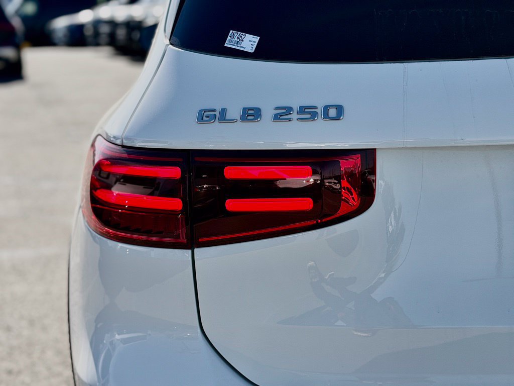 New 2026 Mercedes-Benz GLB 250 image 11
